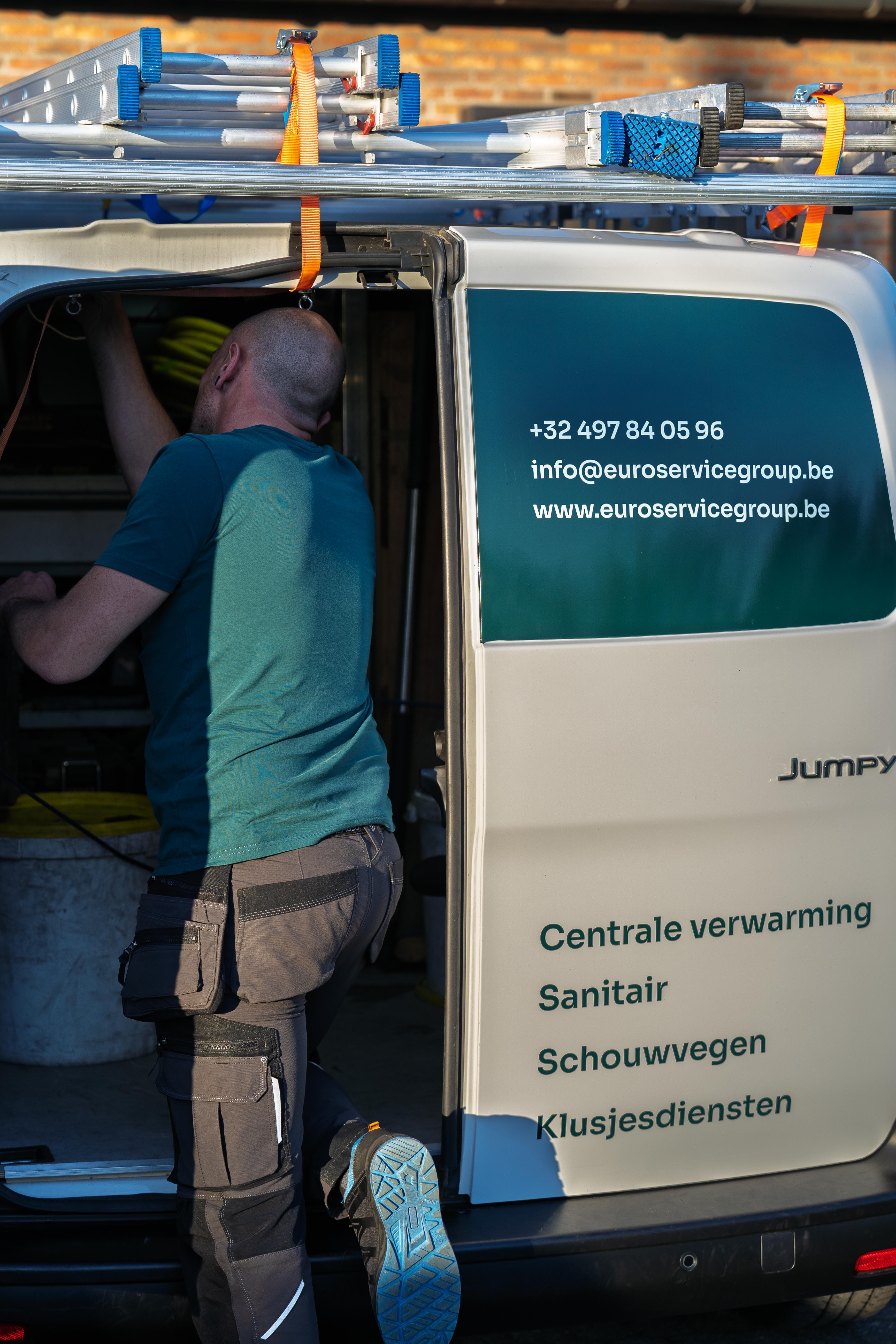 Technieker van Euroservice Group aan het werk